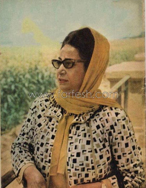 بالصوت.. ام كلثوم تكشف سر المنديل الذي كانت تمسكه صورة رقم 4