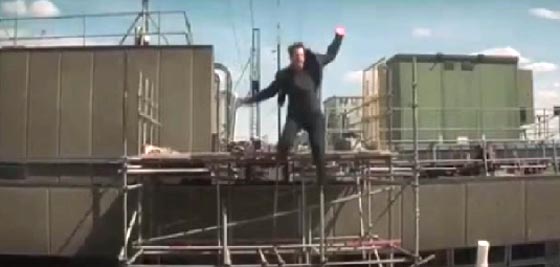 توم كروز ينشر فيديو القفزة المرعبة لأول مرة صورة رقم 1 توم كروز ينشر فيديو القفزة المرعبة لأول مرة صورة رقم 1