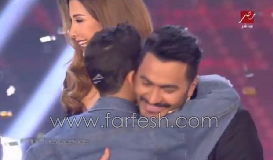 بالفيديو: تامر حسني يحرق نتيجة ذا فويس كيدز قبل إعلانها ويهنئ حمزة لبيض صورة رقم 13 بالفيديو: تامر حسني يحرق نتيجة ذا فويس كيدز قبل إعلانها ويهنئ حمزة لبيض صورة رقم 13