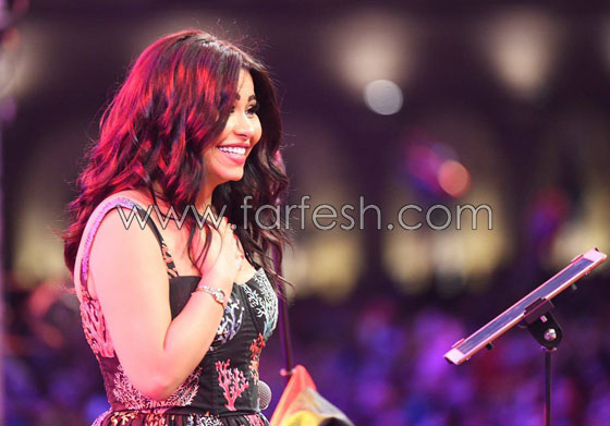 فيديو سقوط الفنانة المصرية شيرين على المسرح في دبي صورة رقم 3 فيديو سقوط الفنانة المصرية شيرين على المسرح في دبي صورة رقم 3