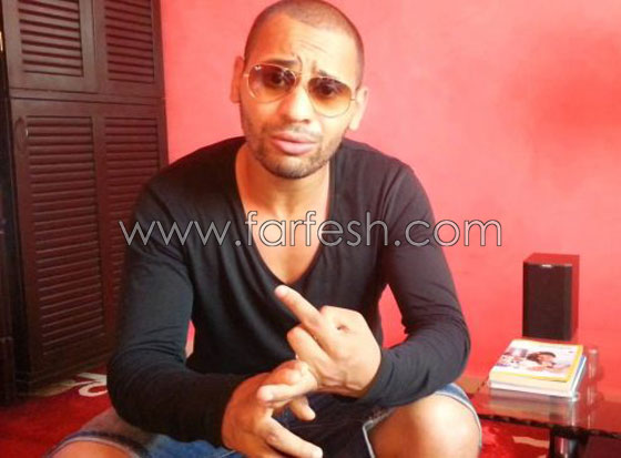  هل منع هاني شاكر المطرب المغربي محمد الريفي من الغناء في مصر؟  صورة رقم 1