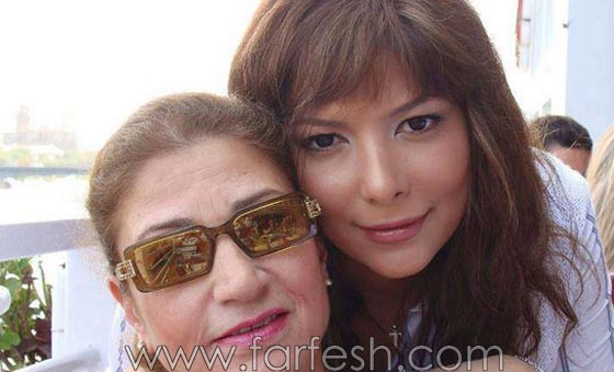 حصريا بمناسبة عيد الأم: صور 50  فنانة عربية مع أمهاتهن (ج. 1) صورة رقم 9