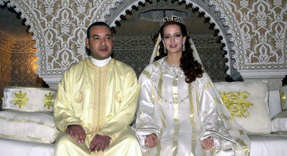 كيف يحتفل العرسان العرب بفرحة عمرهم في يوم الزفاف؟ صورة رقم 1
