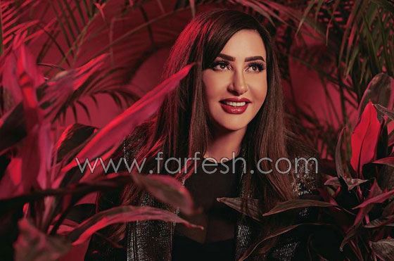 الفنانة لطيفة في اطلالة جديدة: هل أصبحت تشبه ليلى علوي؟ صورة رقم 1 الفنانة لطيفة في اطلالة جديدة: هل أصبحت تشبه ليلى علوي؟ صورة رقم 1