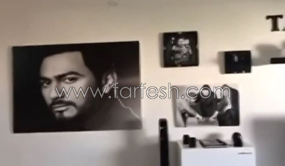 بالفيديو: معجبة أردنية تحوّل بيتها الى معرض صور للفنان تامر حسني صورة رقم 4 بالفيديو: معجبة أردنية تحوّل بيتها الى معرض صور للفنان تامر حسني صورة رقم 4