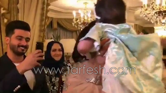 فيديو: طفلة ترتعب من الفنانة أحلام في الكواليس.. ردّ فعلها مضحك صورة رقم 2 فيديو: طفلة ترتعب من الفنانة أحلام في الكواليس.. ردّ فعلها مضحك صورة رقم 2