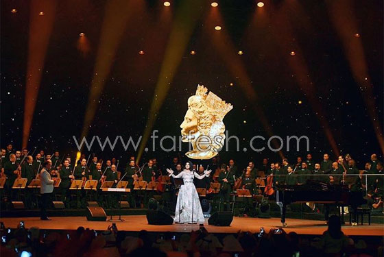فيديو: طفلة ترتعب من الفنانة أحلام في الكواليس.. ردّ فعلها مضحك صورة رقم 9 فيديو: طفلة ترتعب من الفنانة أحلام في الكواليس.. ردّ فعلها مضحك صورة رقم 9