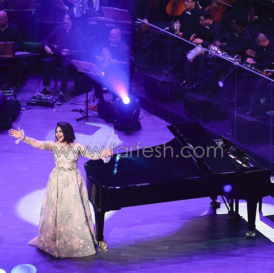 فيديو: طفلة ترتعب من الفنانة أحلام في الكواليس.. ردّ فعلها مضحك صورة رقم 10 فيديو: طفلة ترتعب من الفنانة أحلام في الكواليس.. ردّ فعلها مضحك صورة رقم 10