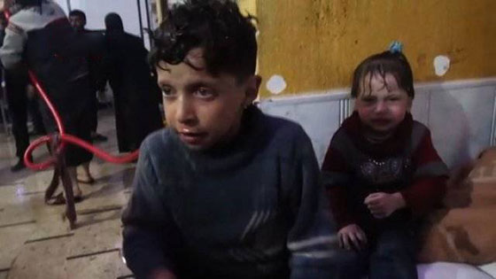 هل كان هناك هجوم كيمائي في سوريا؟ طفل يؤكد بالفيديو انه مجرد تمثيل! صورة رقم 6