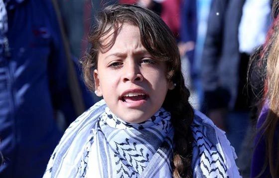 فيديو الطفلة الفلسطينية جنى جهاد تهزم جنود الاحتلال واسرائيل تصنفها (اخطر من عهد التميمي) صورة رقم 4