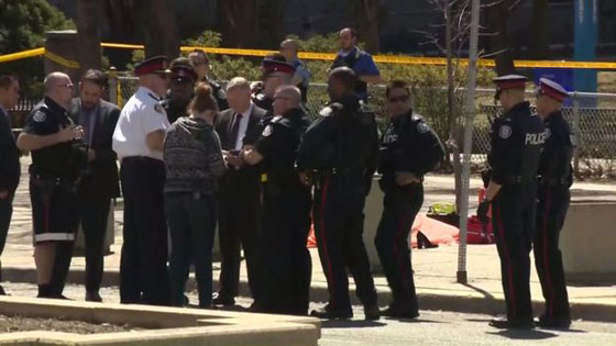 25 شخص بين قتيل وجريح في حادث دهس في تورونتو صورة رقم 15