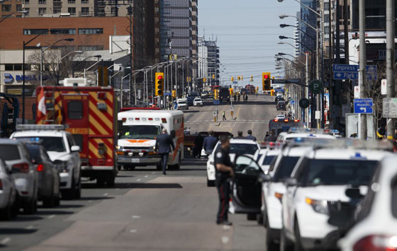 25 شخص بين قتيل وجريح في حادث دهس في تورونتو صورة رقم 18