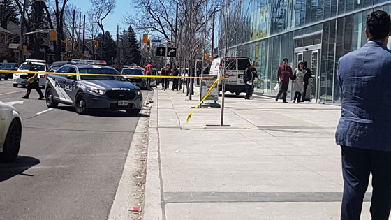25 شخص بين قتيل وجريح في حادث دهس في تورونتو صورة رقم 5