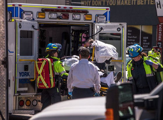 25 شخص بين قتيل وجريح في حادث دهس في تورونتو صورة رقم 7