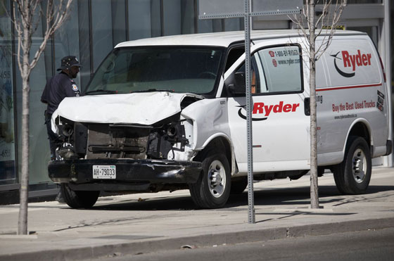 25 شخص بين قتيل وجريح في حادث دهس في تورونتو صورة رقم 8