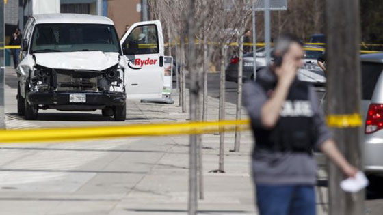 25 شخص بين قتيل وجريح في حادث دهس في تورونتو صورة رقم 1