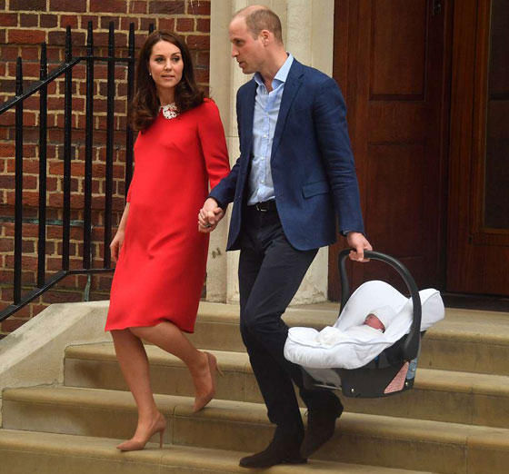 كيت ميدلتون تنجب طفلها الثالث والأمير وليام والاولاد يزورون الأمير الجديد صورة رقم 10