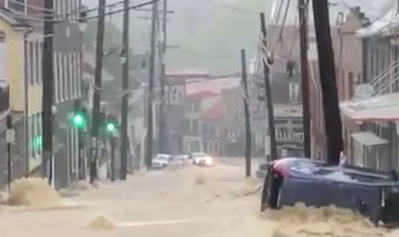 فيديو وصور: فيضان مدمر يغرق فلوريدا الأمريكية بسبب اعصار (ألبرتو) صورة رقم 8