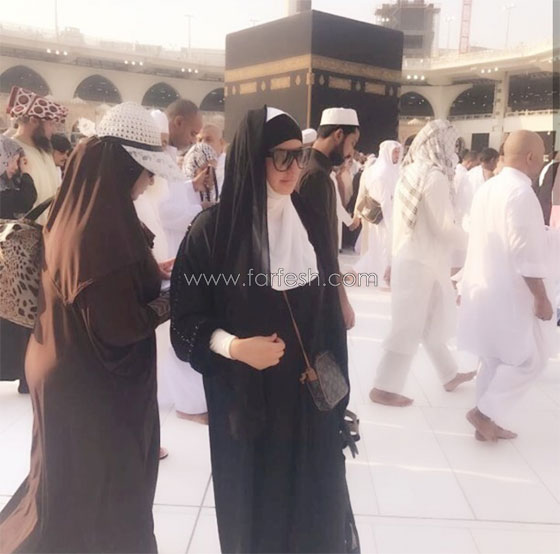 صور وفيديو لمشاهير الفنانين والاعلاميين يؤدون عمرة شهر رمضان صورة رقم 15 صور وفيديو لمشاهير الفنانين والاعلاميين يؤدون عمرة شهر رمضان صورة رقم 15