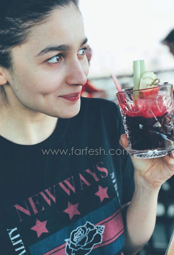 صور نجمات بوليوود بدون مكياج: هل اختفى جمالهن ام انه جمال طبيعي؟ صورة رقم 10 صور نجمات بوليوود بدون مكياج: هل اختفى جمالهن ام انه جمال طبيعي؟ صورة رقم 10