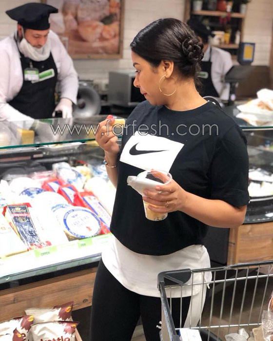 صور شيرين عبد الوهاب في السوبر ماركت بين مؤيد معجب ومنتقد ساخر! صورة رقم 3 صور شيرين عبد الوهاب في السوبر ماركت بين مؤيد معجب ومنتقد ساخر! صورة رقم 3
