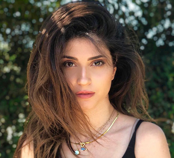  فيديو الفلسطينية لينا مخول في اغنية كتبتها لانريكي ايغليسياس ثم استردّتها منه! صورة رقم 2