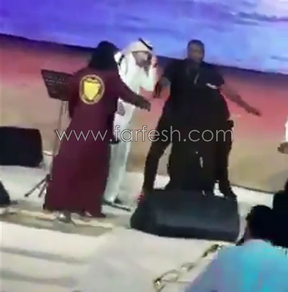 فيديو صادم: فتاة تقتحم مسرح عكاظ وتحتضن ماجد المهندس والشرطة تعتقلها صورة رقم 8