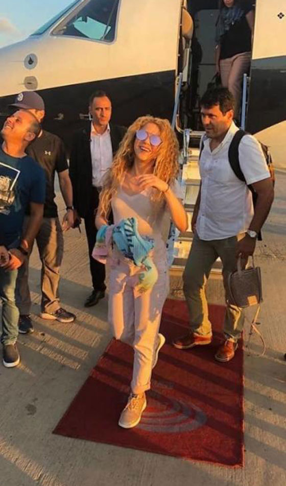 فيديو وصور شاكيرا تحيي لبنان مع ابنها بالعربية وتغني بأجواء (سحرية) صورة رقم 6 فيديو وصور شاكيرا تحيي لبنان مع ابنها بالعربية وتغني بأجواء (سحرية) صورة رقم 6