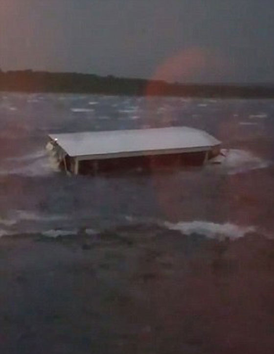 غرق 11 شخصا على الأقل في انقلاب قارب ببحيرة في ولاية ميزوري صورة رقم 2