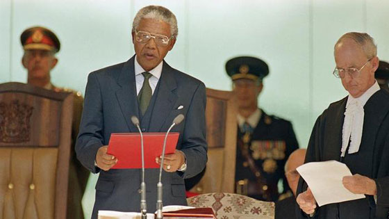 نيلسون مانديلا: محطات حياة رمز النضال والتسامح في عامه المائة صورة رقم 12