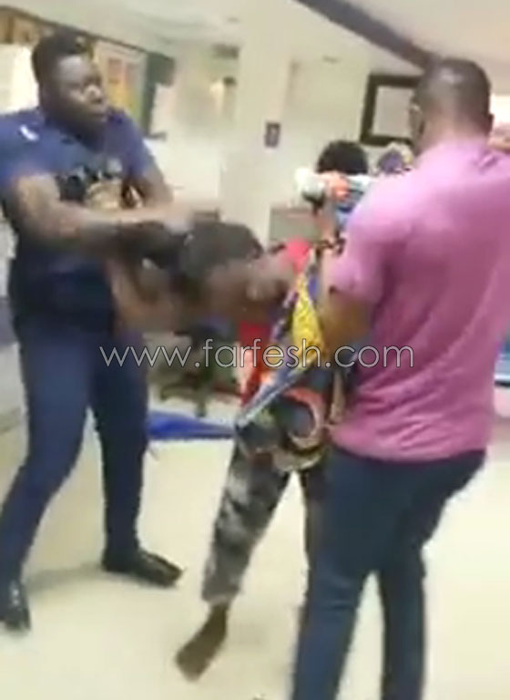 فيديو صادم.. ضابط شرطة يعتدي بطريقة وحشية على امرأة تحمل رضيعها! صورة رقم 10