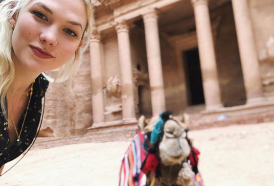 مشاهير العالم يستمتعون بإجازاتهم الصيفية في دول عربية صورة رقم 1 مشاهير العالم يستمتعون بإجازاتهم الصيفية في دول عربية صورة رقم 1