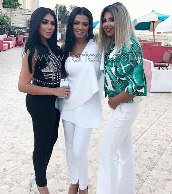 صور النجوم في آخر 24 ساعة: نوال بالهوت شورت وسيلفي ماريتا صورة رقم 6 صور النجوم في آخر 24 ساعة: نوال بالهوت شورت وسيلفي ماريتا صورة رقم 6