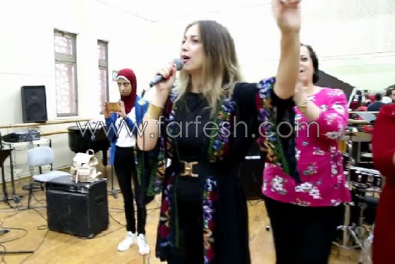 الفنانة الفلسطينية دلال أبو آمنة تبدع بمهرجان مصر والاحتلال يزعم أنها إسرائيلية! صورة رقم 12 الفنانة الفلسطينية دلال أبو آمنة تبدع بمهرجان مصر والاحتلال يزعم أنها إسرائيلية! صورة رقم 12