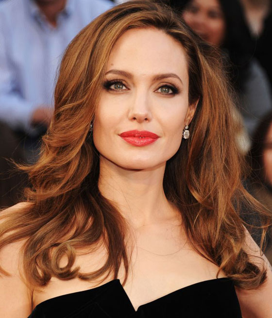 آخرهم إليسا.. 9 مشاهير حاربوا وانتصروا على مرض السرطان صورة رقم 9 آخرهم إليسا.. 9 مشاهير حاربوا وانتصروا على مرض السرطان صورة رقم 9