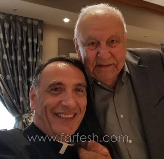صور الأب طوني (الفنان المعتزل ربيع الخولي) مع العائلة: اشتقت للبنان صورة رقم 11 صور الأب طوني (الفنان المعتزل ربيع الخولي) مع العائلة: اشتقت للبنان صورة رقم 11