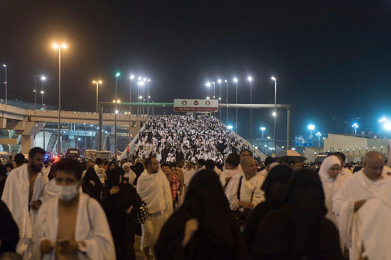 الحجاج يبدأون رمي الجمرات.. تعرفوا على تاريخ أحد أركان الحج صورة رقم 11