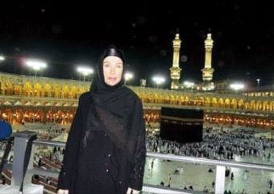 بالصور: نجوم الفن الاتراك يؤدون فريضتي الحج والعمرة صورة رقم 4 بالصور: نجوم الفن الاتراك يؤدون فريضتي الحج والعمرة صورة رقم 4