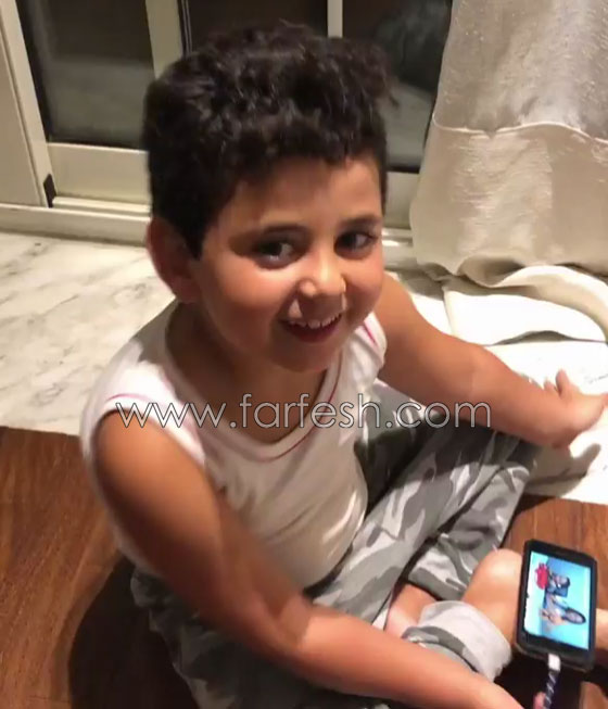 بالفيديو ابن اصالة الصغير يغني (شو حلو) واطلالتها تثير سخرية الجمهور! صورة رقم 3 بالفيديو ابن اصالة الصغير يغني (شو حلو) واطلالتها تثير سخرية الجمهور! صورة رقم 3