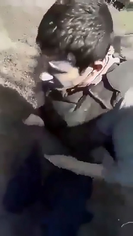 رجل أوكراني يقتل نفسه بالخطأ في اختبار لسترة مضادة للرصاص! فيديو صورة رقم 5