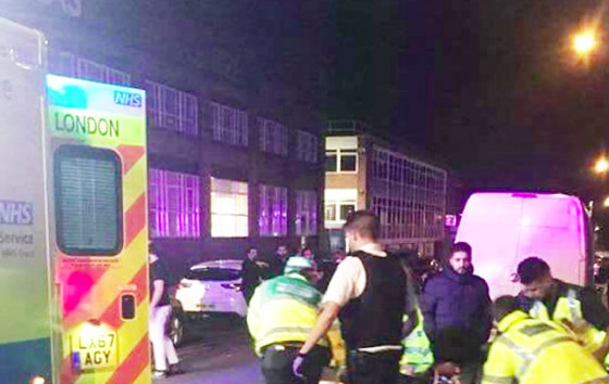 جريمة كراهية.. جرحى بعملية دهس مارة قرب مسجد في لندن! فيديو وصور صورة رقم 15