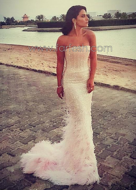 صور النجمات بفساتين سهرة بلون بيج فاتح (نيود): ما رأيك باطلالتهن؟ صورة رقم 4 صور النجمات بفساتين سهرة بلون بيج فاتح (نيود): ما رأيك باطلالتهن؟ صورة رقم 4