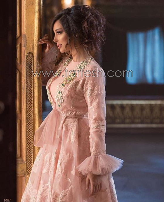 صور النجمات بفساتين سهرة بلون بيج فاتح (نيود): ما رأيك باطلالتهن؟ صورة رقم 3 صور النجمات بفساتين سهرة بلون بيج فاتح (نيود): ما رأيك باطلالتهن؟ صورة رقم 3