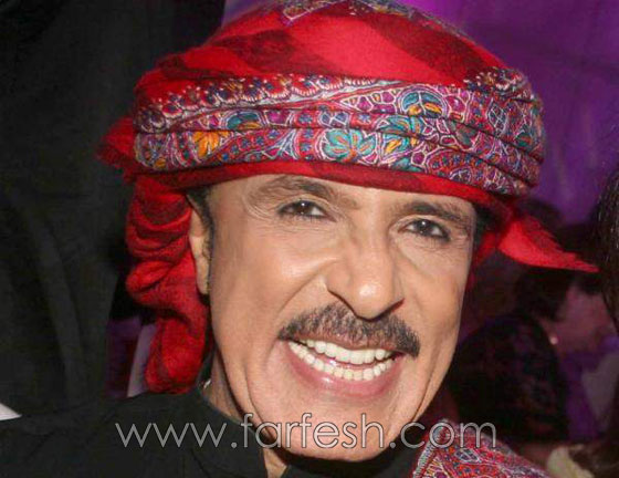 فيديو جنوني: منقبة (أو منقب!!) تقتحم المسرح وتقفز على عبدالله بالخير! صورة رقم 6