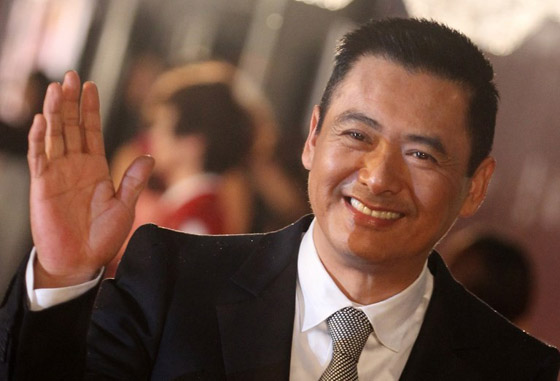 نجم سينمائي يتبرع بثروته (710 مليون دولار) ويعيش على 100 دولارا شهريا! صورة رقم 1 نجم سينمائي يتبرع بثروته (710 مليون دولار) ويعيش على 100 دولارا شهريا! صورة رقم 1