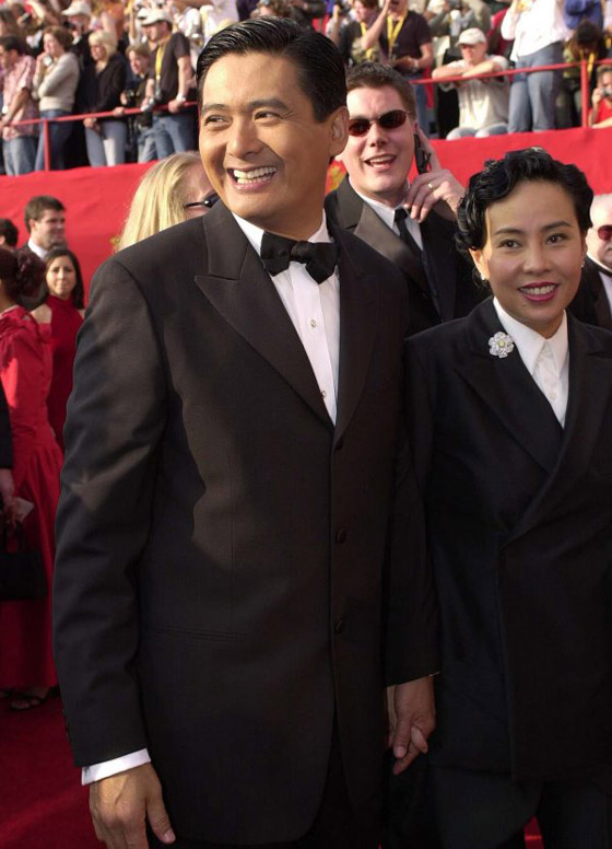 نجم سينمائي يتبرع بثروته (710 مليون دولار) ويعيش على 100 دولارا شهريا! صورة رقم 9 نجم سينمائي يتبرع بثروته (710 مليون دولار) ويعيش على 100 دولارا شهريا! صورة رقم 9