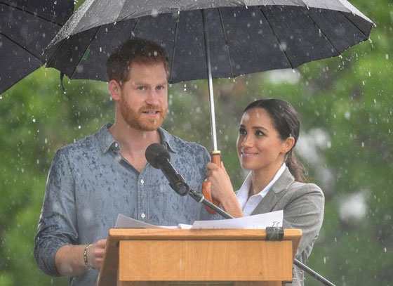 لماذا هاجم الجمهور اليسا بسبب ميغان ماركل والمظلة التي حملتها؟ صورة رقم 2 لماذا هاجم الجمهور اليسا بسبب ميغان ماركل والمظلة التي حملتها؟ صورة رقم 2