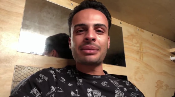 فنان مصري يقرر الانتحار ويودع محبيه باكيا في آخر فيديو له! صورة رقم 6