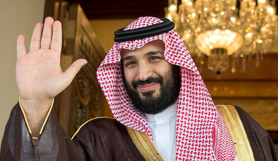  فيديو: كيف رد ولي العهد محمد بن سلمان على مسن سعودي دعاه لشرب القهوة؟ صورة رقم 6