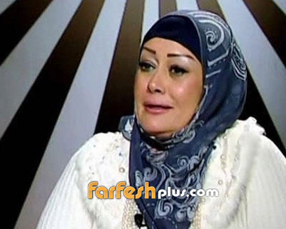 الفنانة هالة فاخر وناشطة سياسية مصرية تخلعان الحجاب  صورة رقم 9